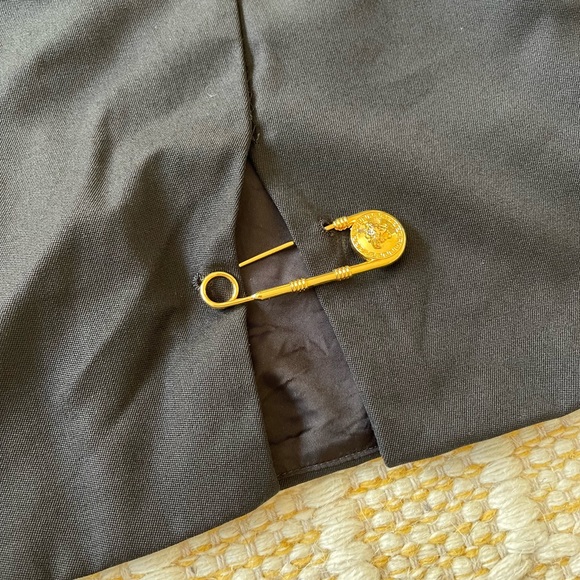 AUTHENTIC Versace Medusa Safety Pin Black Mini Skirt 42 - Picture 4 of 14